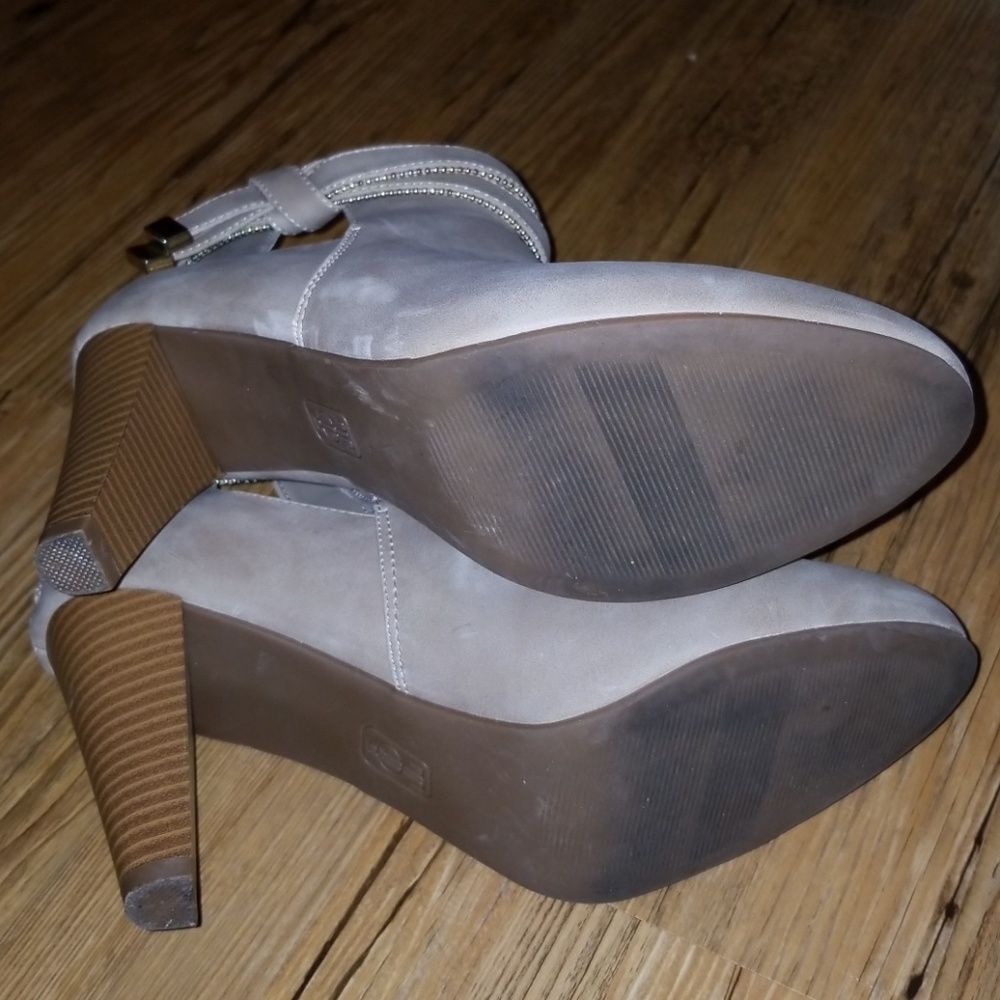 Beige boots - Picture 3 of 3